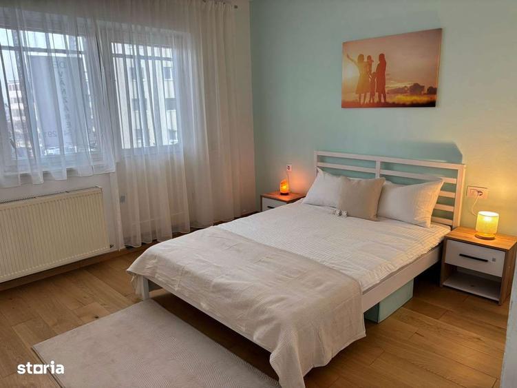 Apartament cu 2 camere decomandat în Tractorul