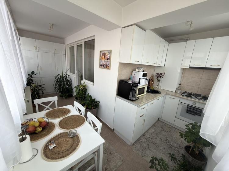 Apartament cu 3 camere decomandat în Chiajna