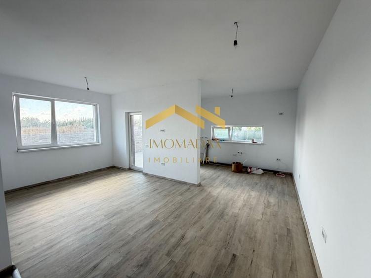 Duplex cu 3 camere cu Canalizare în Bucovăț (Remetea Mare)