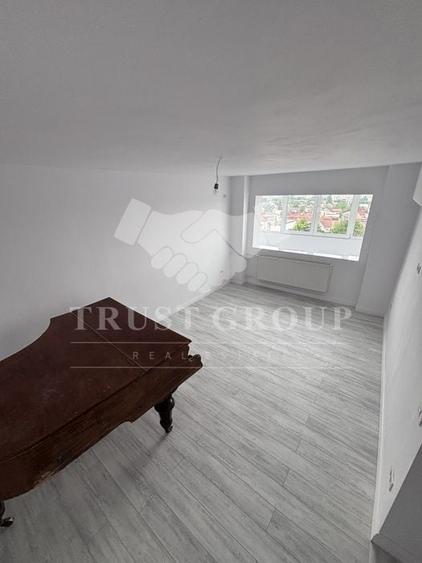Apartament cu 3 camere decomandat în Titulescu