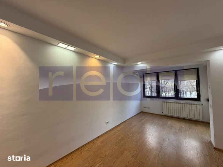 Casă cu 7 camere decomandat cu Teren 200 Mp în Floreasca
