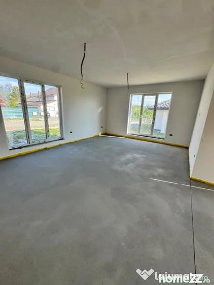 Casă cu 4 camere cu Teren 694 Mp în Satu Nou de Jos