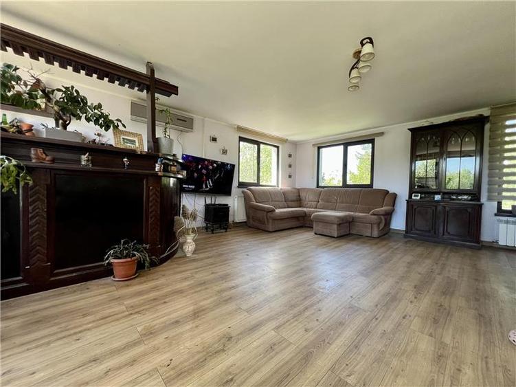 Casă cu 3 camere cu Teren 1200 Mp în Bârnova