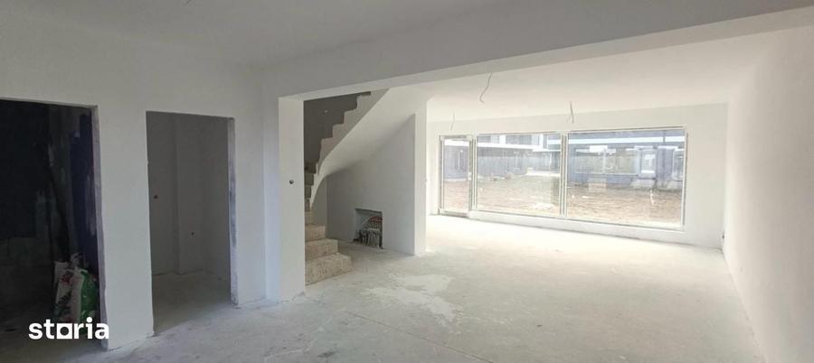 Casă cu 4 camere cu Teren 414 Mp în Rășinari