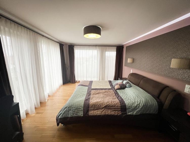 Casă cu 4 camere în Cătălina