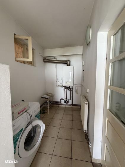 Casă cu 5 camere cu Teren 430 Mp în Mihai Bravu