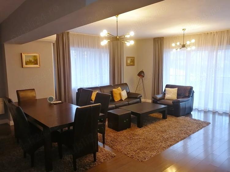 Apartament cu 4 camere decomandat în Plopilor