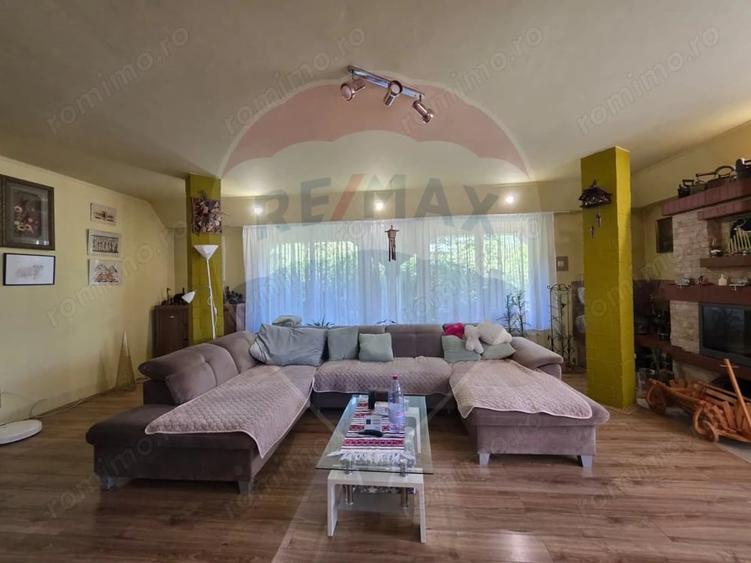Casă cu 3 camere cu Teren 4534 Mp în Sud