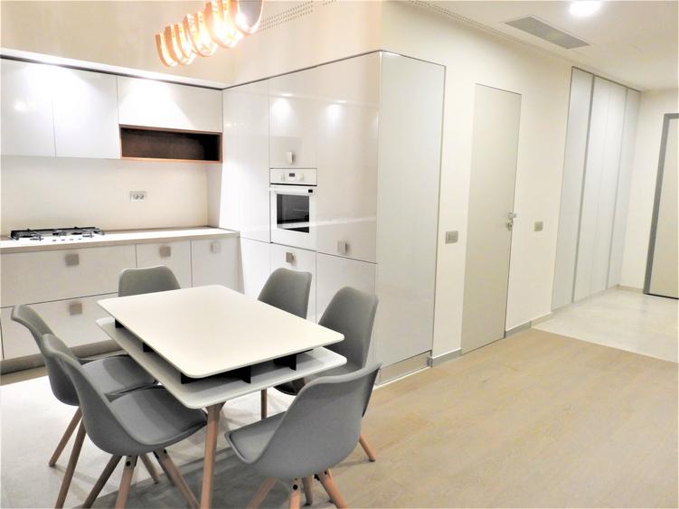 Apartament cu 3 camere, mobilat în Pipera