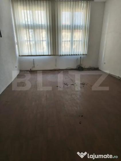 Spațiu comercial, de 1,883 mp, în Central