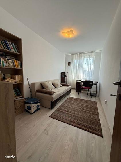 Apartament cu 4 camere semidecomandat în Central