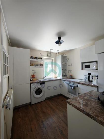 Apartament cu 3 camere semidecomandat, mobilat în Centrul Civic