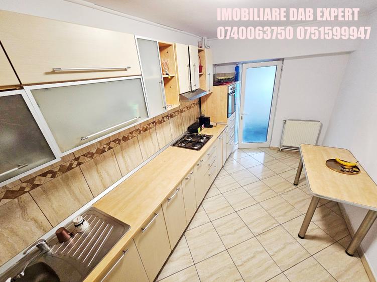 Apartament cu 3 camere decomandat în Mazepa 2
