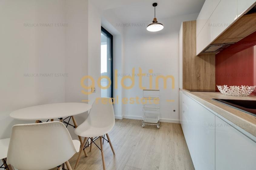 Apartament cu 3 camere semidecomandat, mobilat în Băneasa