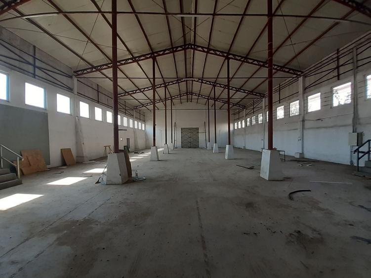 Spațiu industrial, de 750 mp, în Exterior Est