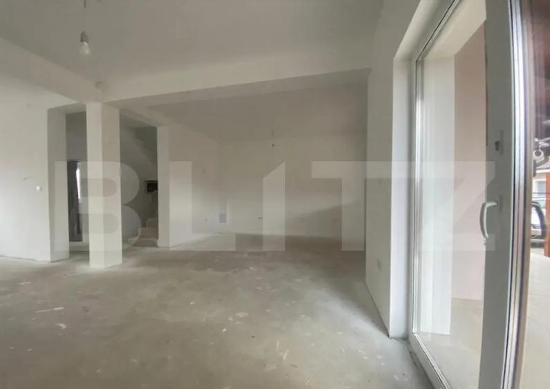 Casă cu 4 camere cu Teren 322 Mp în Moșnița Veche