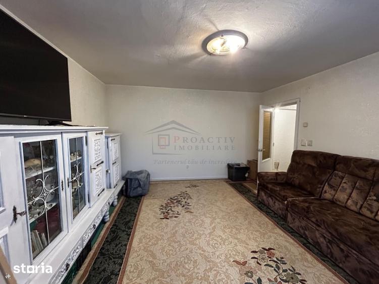 Apartament cu 4 camere decomandat în George Enescu