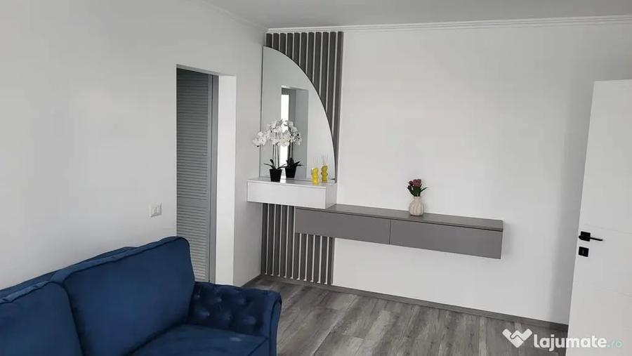 Apartament cu 2 camere semidecomandat în Central
