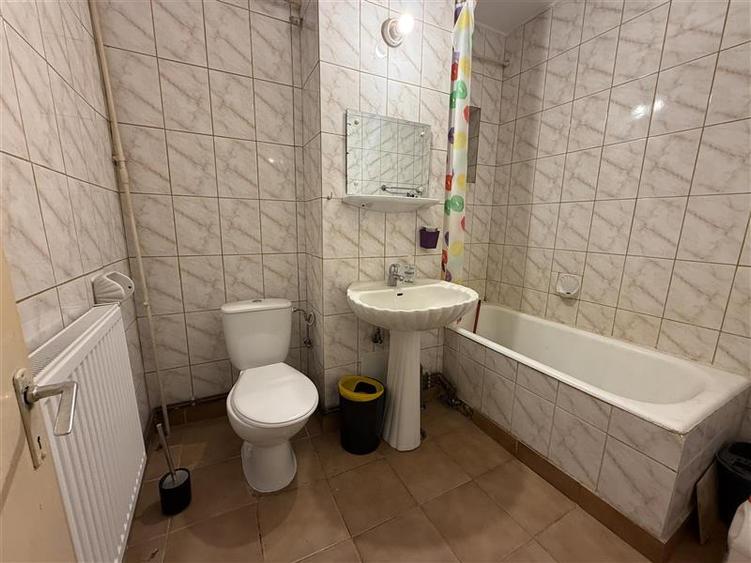 Garsonieră decomandată în Central