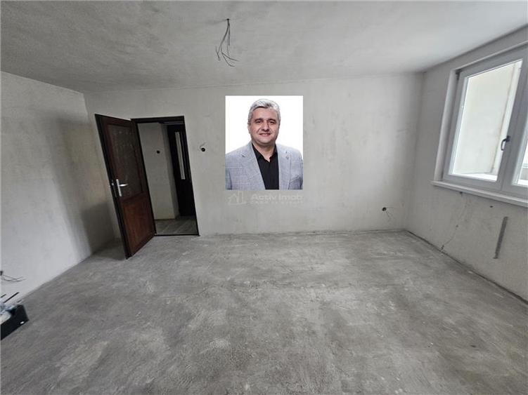 Apartament cu 2 camere semidecomandat în Micro I
