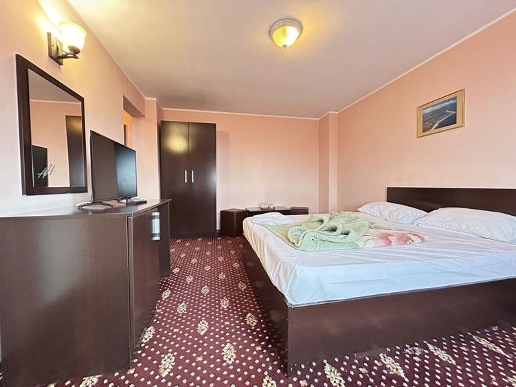 Spațiu comercial, de 1,390 mp, în Universitate