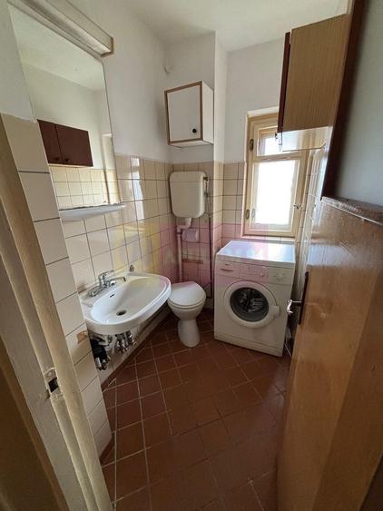 Apartament cu 3 camere decomandat, mobilat în Decebal
