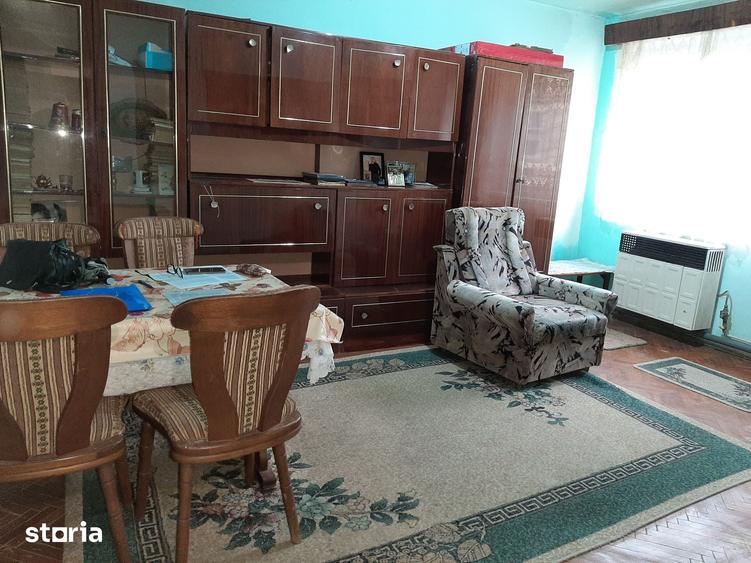 Apartament cu 2 camere semidecomandat în Burdea