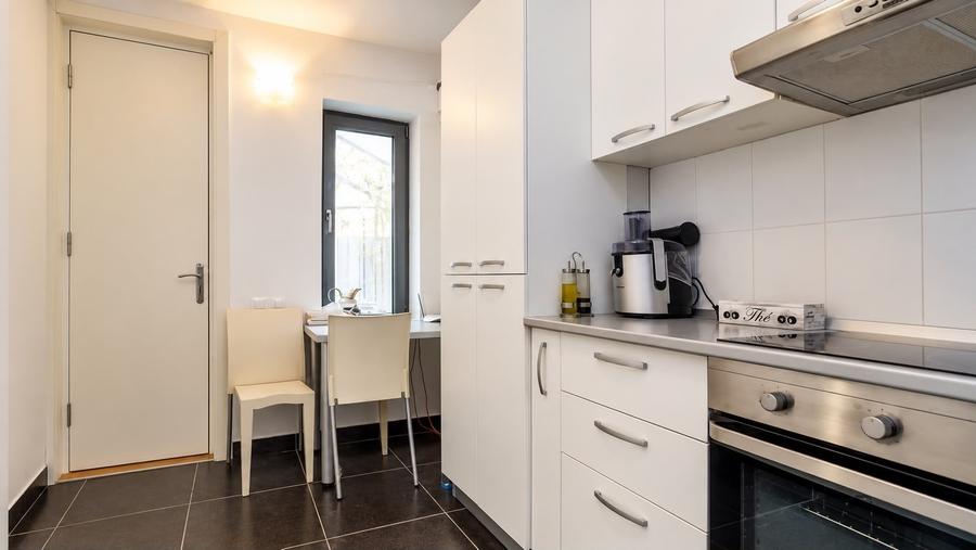 Apartament cu 2 camere decomandat, mobilat în Universitate