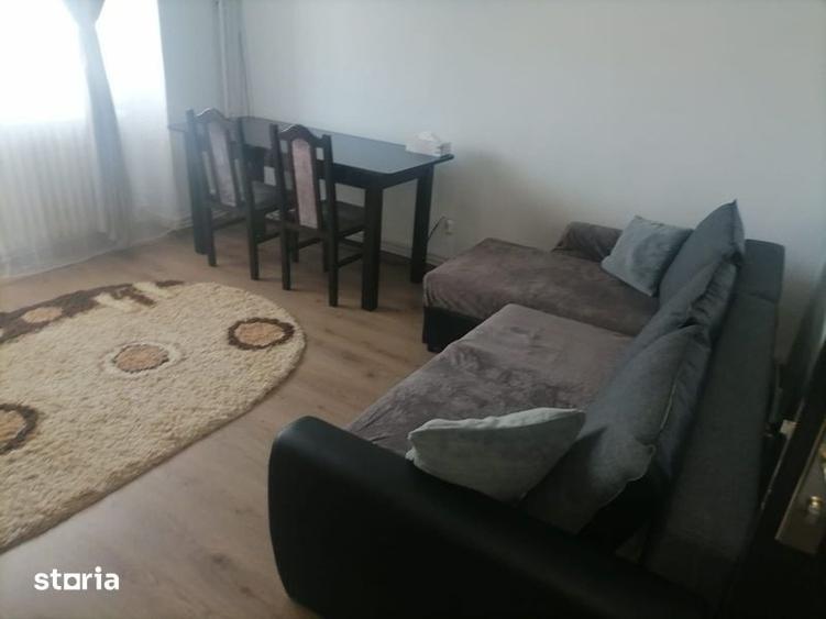 Persoana fizica inchiriez o camera in apartament de fete - 1