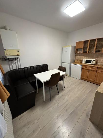Apartament cu 2 camere semidecomandat, mobilat în Vitan