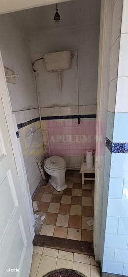 Casă cu 3 camere cu Canalizare în Central