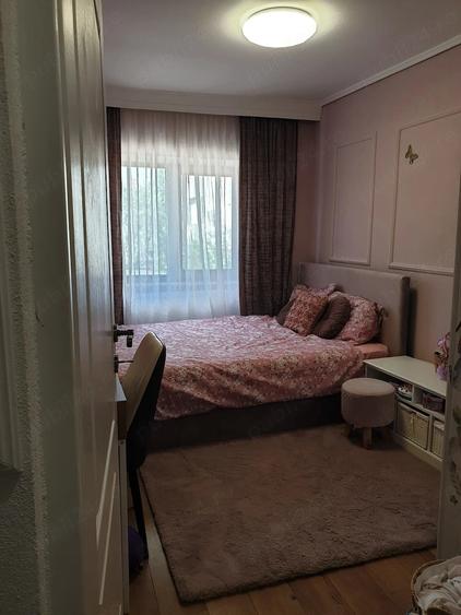 Apartament cu 3 camere decomandat în Sud