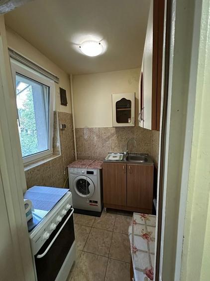 Garsonieră decomandată în Podu Roș