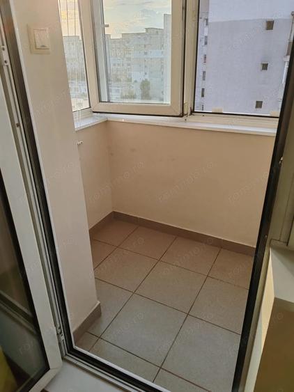 Apartament cu 4 camere decomandat în Micro 20