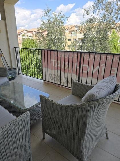 Apartament cu 4 camere decomandat, mobilat în Central