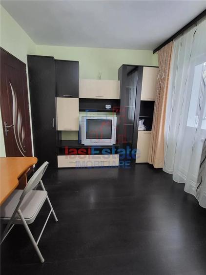 Apartament cu 2 camere decomandat în Filiași
