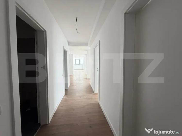 Apartament cu 4 camere semidecomandat în Torontalului