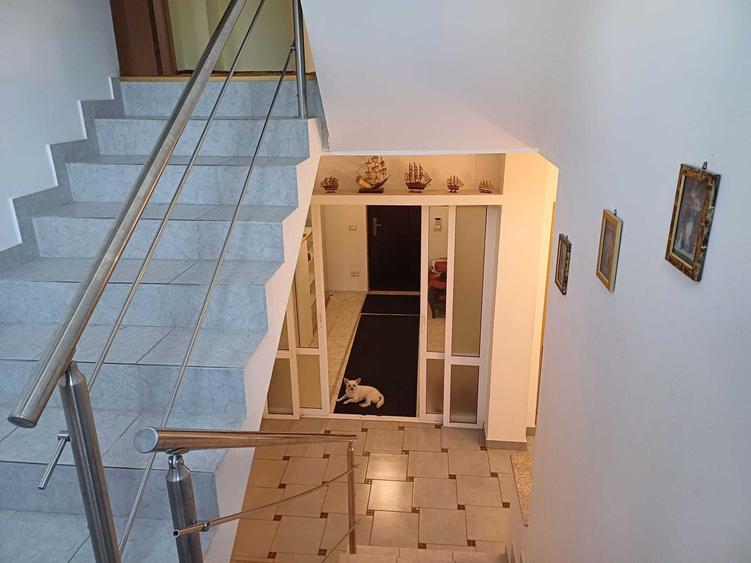 Casă cu 4 camere decomandat în Păcurari