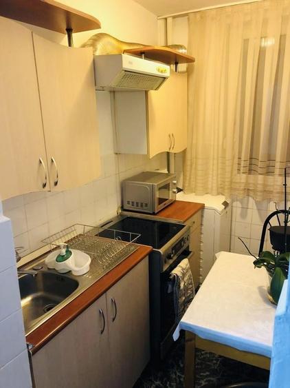 Apartament cu 2 camere semidecomandat, mobilat în Rogerius