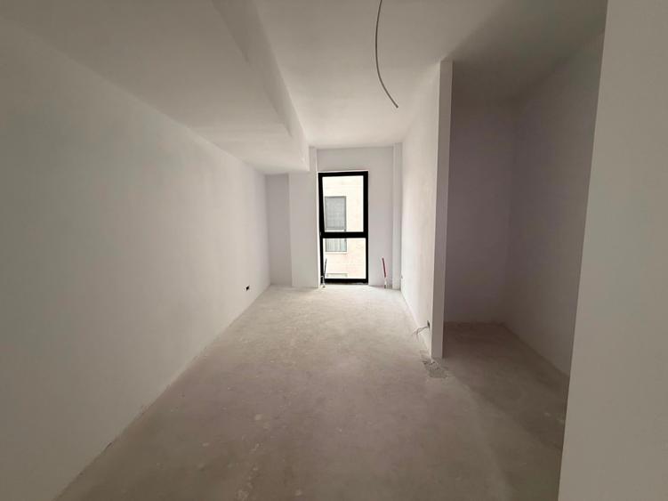 Apartament cu 3 camere decomandat în P-ța Muncii