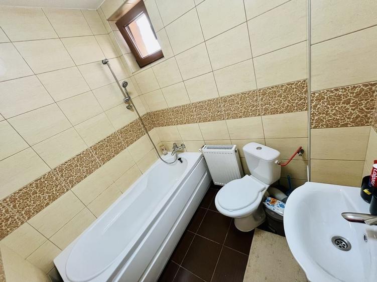 Apartament cu 2 camere decomandat în Valea Aurie