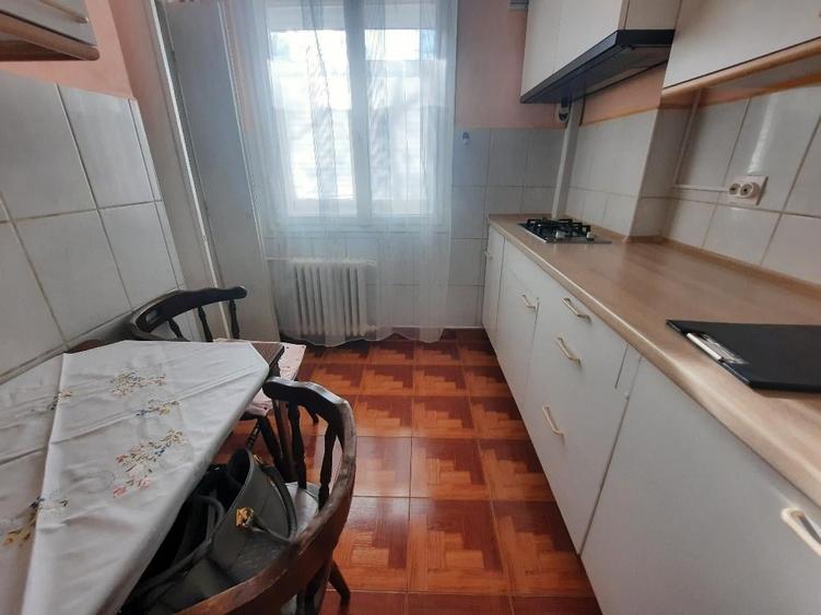 Apartament cu 2 camere semidecomandat, mobilat în Cantemir