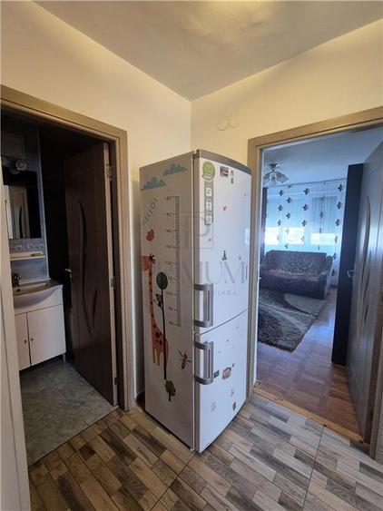 Apartament cu 2 camere decomandat, mobilat în Dâmbovița