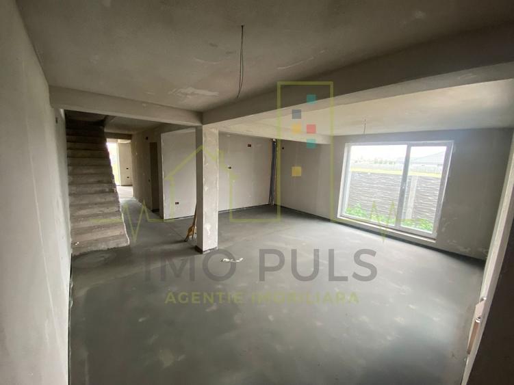 Duplex cu 4 camere cu Canalizare în Dumbrăvița