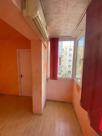 Apartament cu 3 camere semidecomandat în Șagului