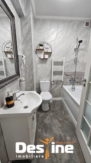 Apartament cu 4 camere decomandat în Tătărași