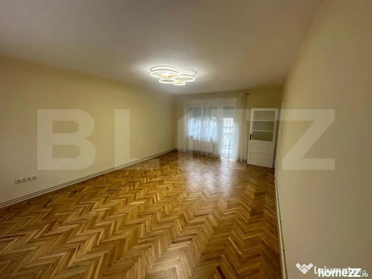 Apartament cu 4 camere decomandat în Titulescu
