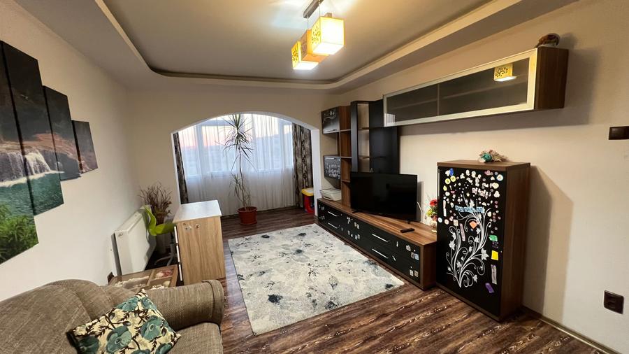 Apartament cu 2 camere decomandat în Central