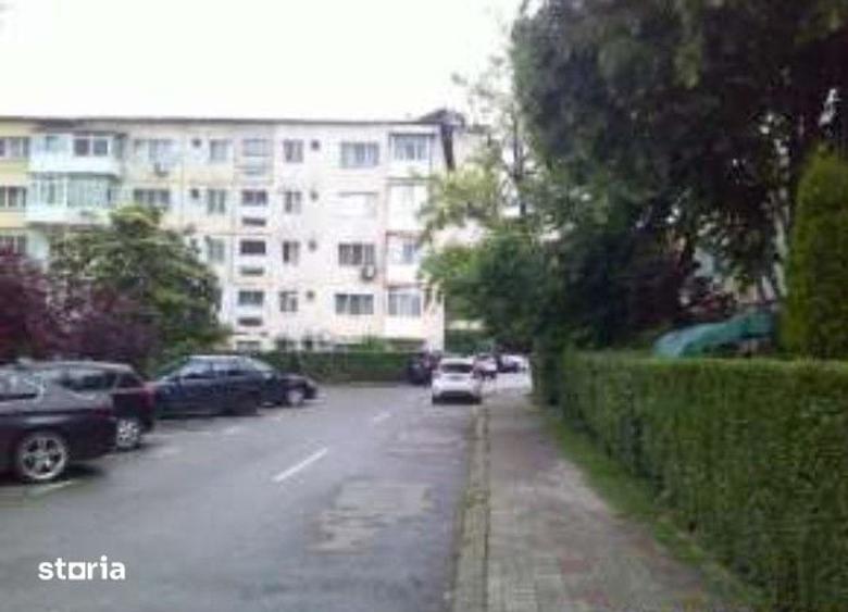 Apartament cu 3 camere în Micro 4