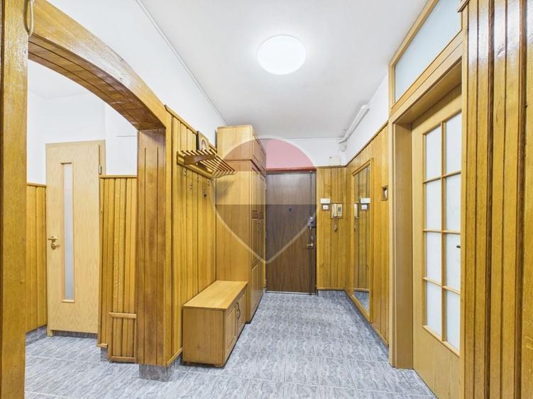 Apartament cu 3 camere decomandat în 13 Septembrie